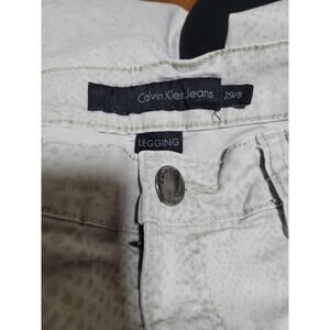 Calvin Klein Women's Jeans Beige/Gray Snake Print Leggings Pant Size 29/8